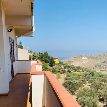 Casa Tra Gli Ulivi - Reggio Calabria-motta San Giovanni Apartment Motta San Giovanni